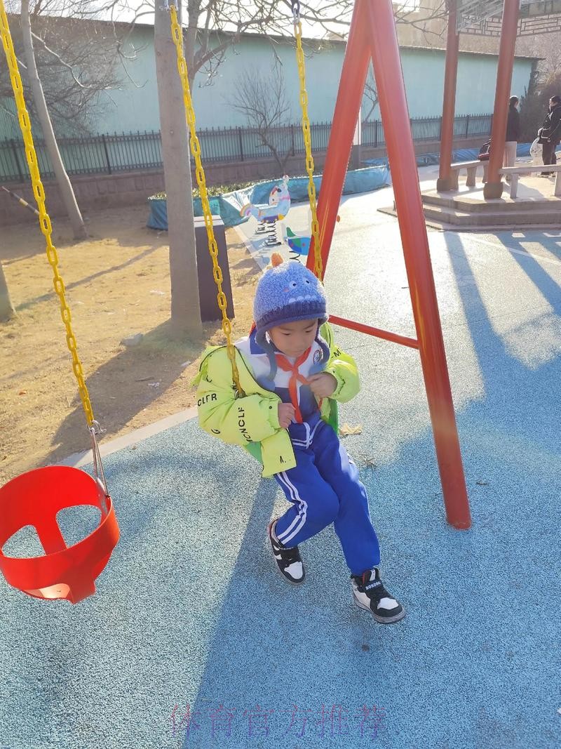 北京老山西里幼儿园——绿茵场上经风雨 北京老山西里幼儿园——绿茵场上经风雨